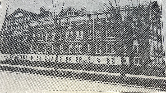 1925 | More than 20,000 Patients Receive Care