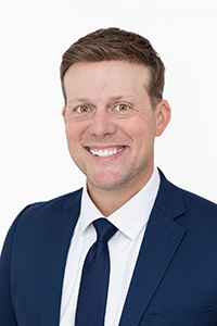 headshot for Michael Janis