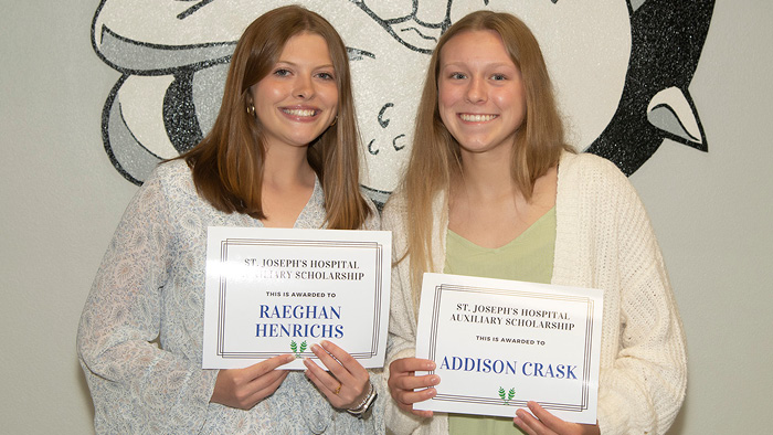 Auxiliary Awards $4,000 in Scholarships to Area Students