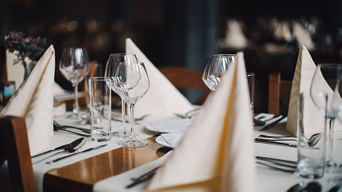 Banquet table
