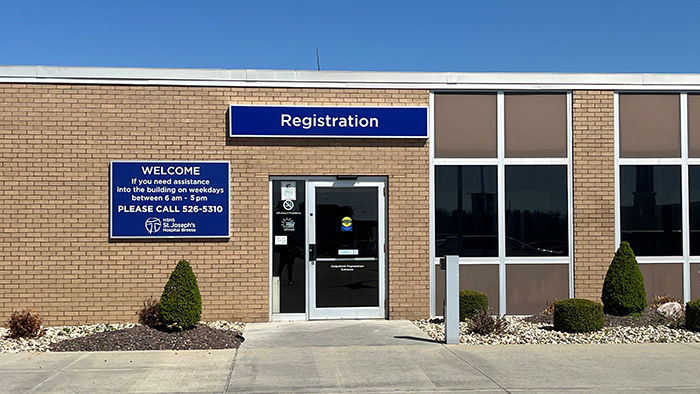 HSHS St. Joseph's Breese Outpatient Registration Entrance