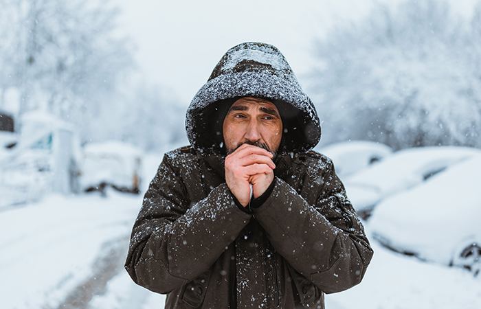 Know the signs of frostbite and hypothermia