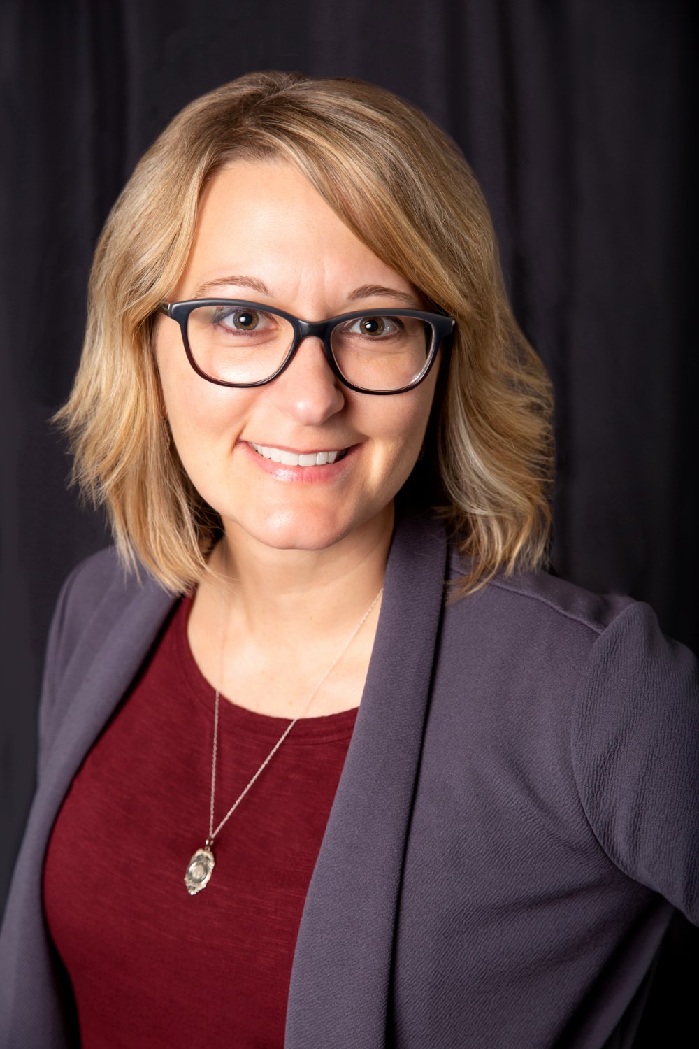 Aryn Hunter headshot